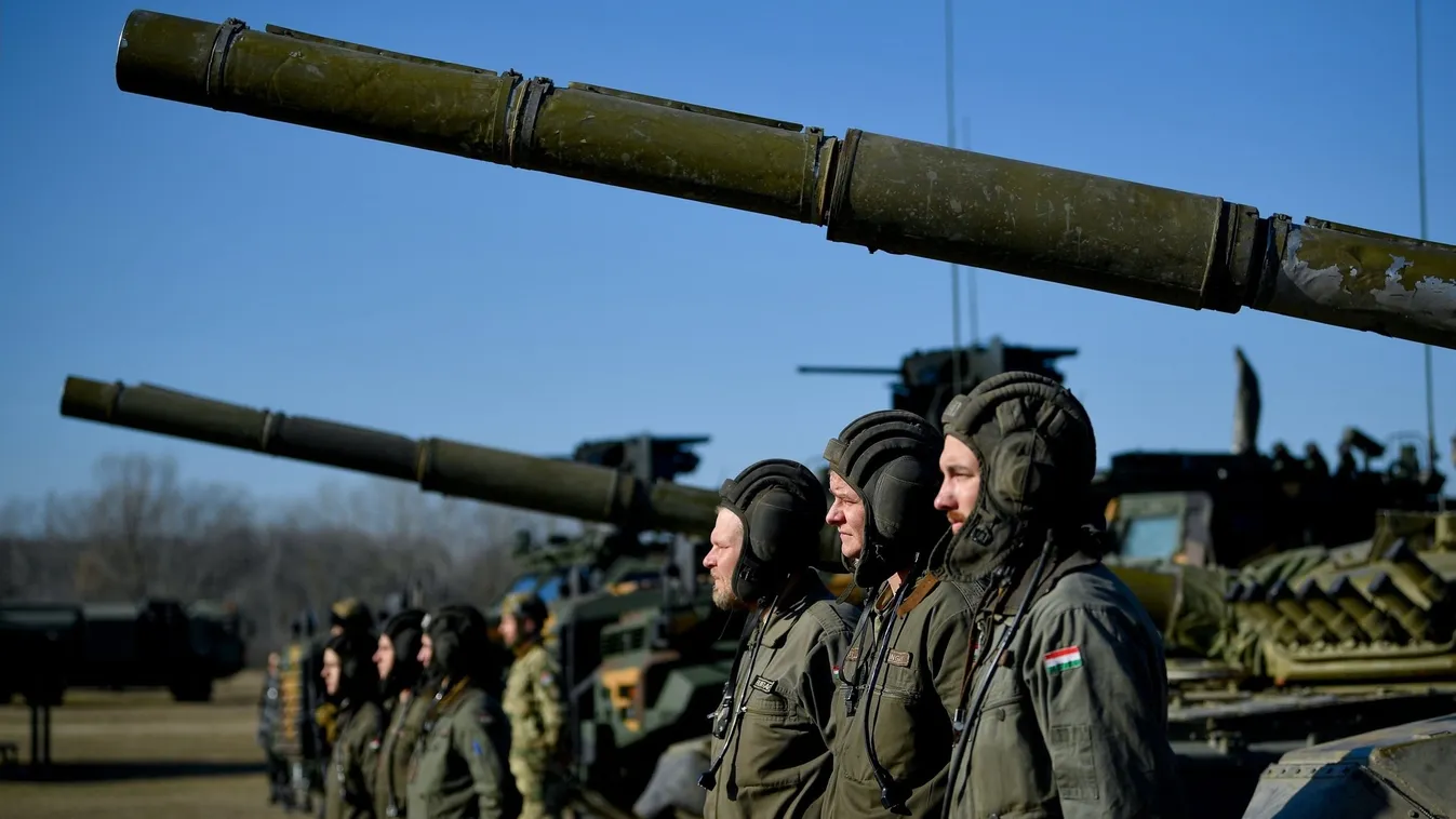 Folyamatosan érkeznek alakulatok Magyarország határához