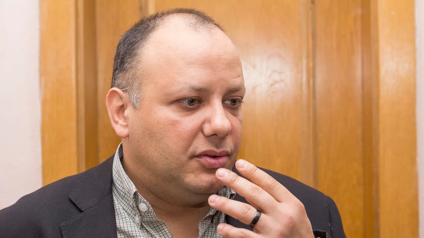 Rendhagyó módon temetik el Damu Rolandot