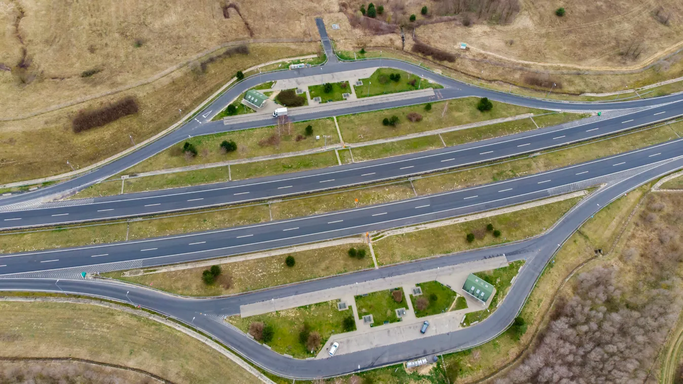 Tömegkarambol az M7-es autópályán, itt készülj dugóra