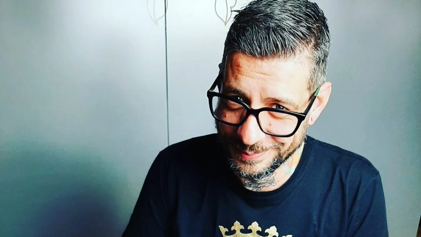 A nagy festők is elismerik a magyar tetoválóművészt