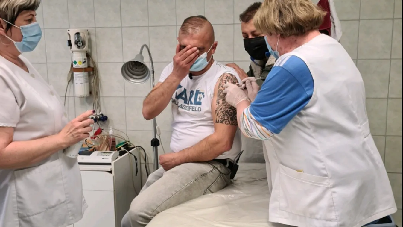 Gáspár Zsolti nem viccel, oltásra parancsolta a roma énekest