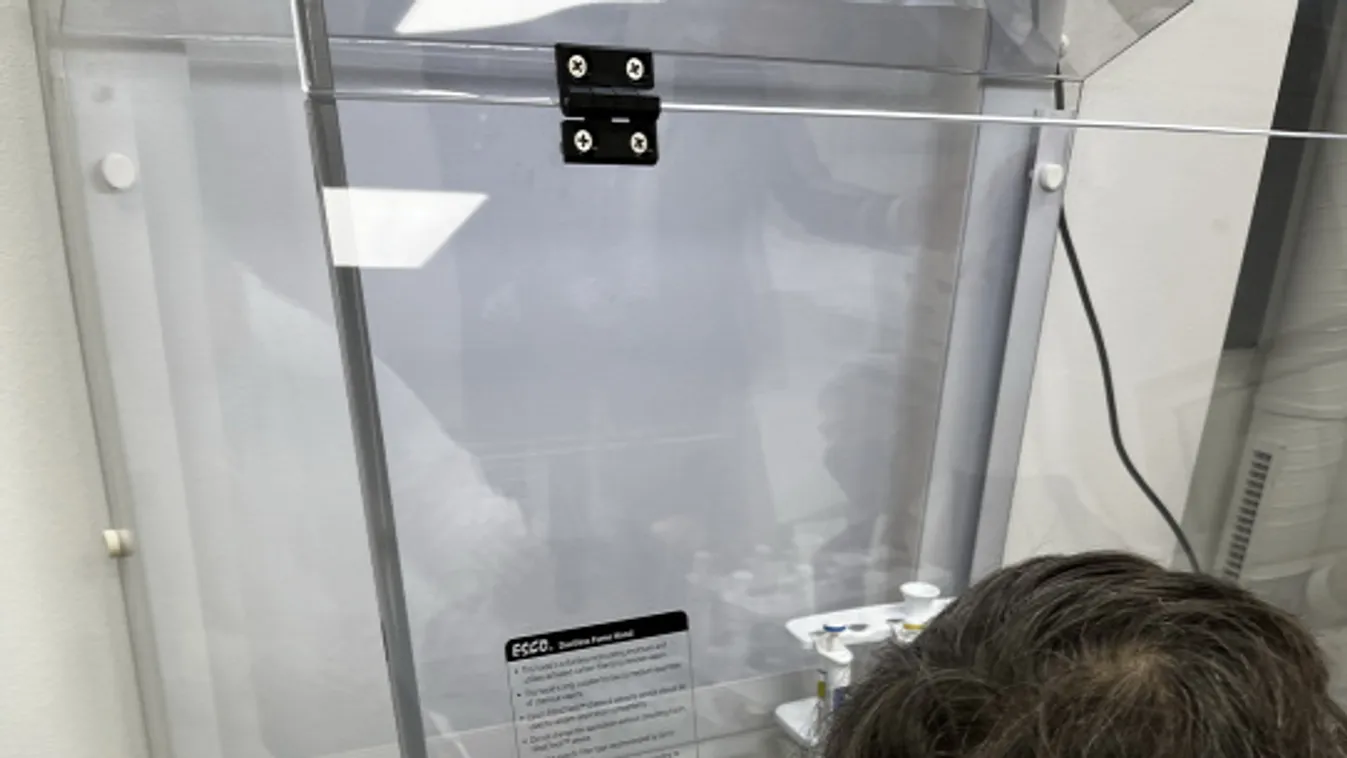 Ultramodern Covid-labort avattak az ELTE-n