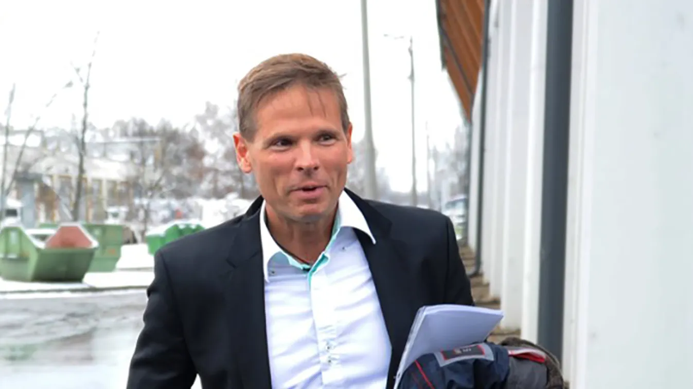 Feljelentés Mártha Imre strómanszerződése miatt