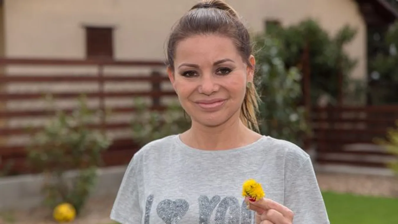 Megrázó fotókat tett közzé a magyar énekesnő