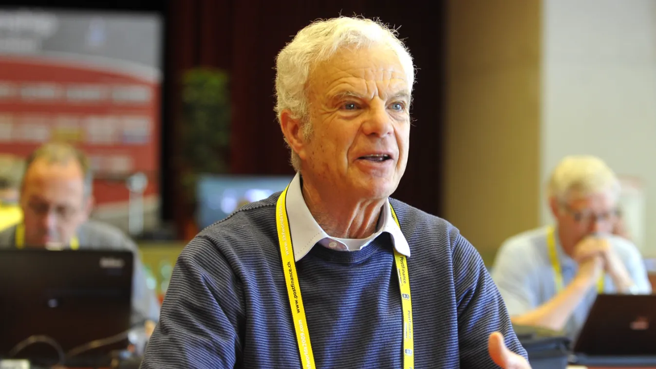 Újra feltűnik a képernyőn  Egri János, sorozatban  szerepel