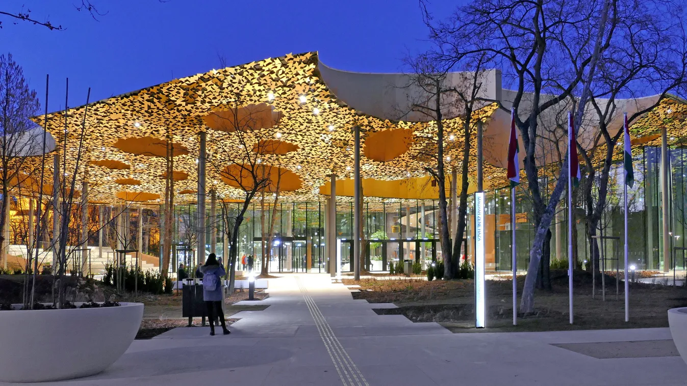 Élmények karnyújtásnyira – Odáig vannak az emberek a megújult Városligetért