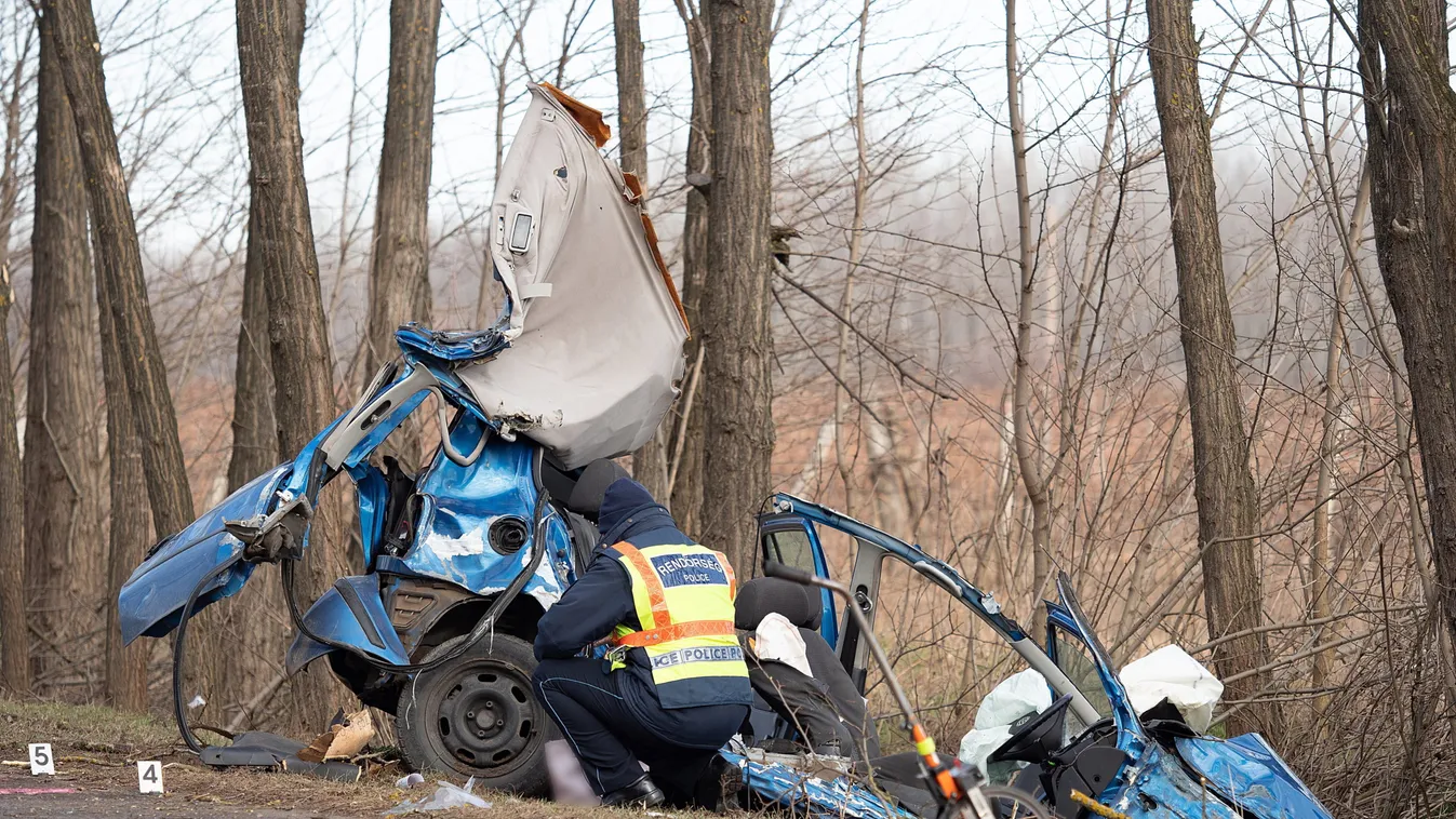 Tragédia: 14 éves lány hunyt el a péntek reggeli balesetben Jánoshalmánál