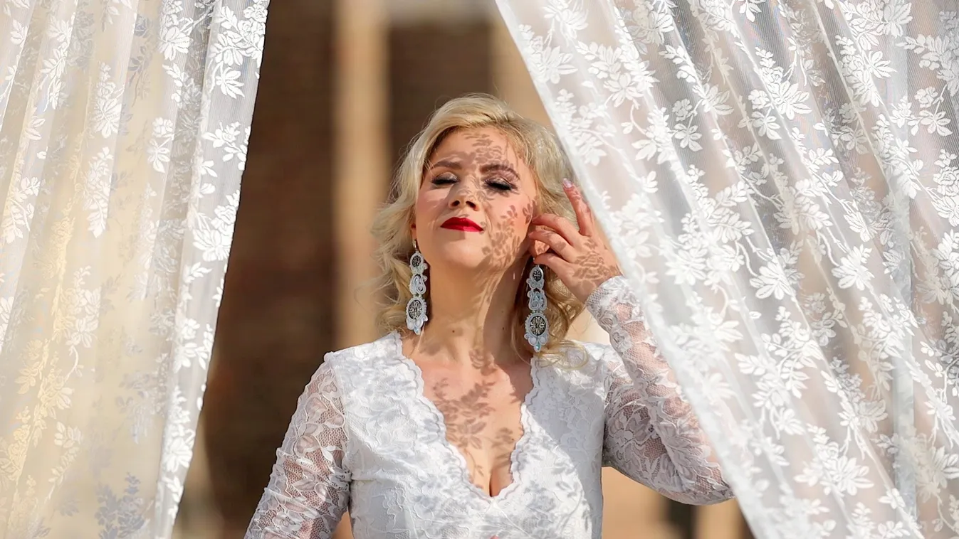 „A lelkem hozzá költözött” – Megindító vallomást tett a magyar énekesnő