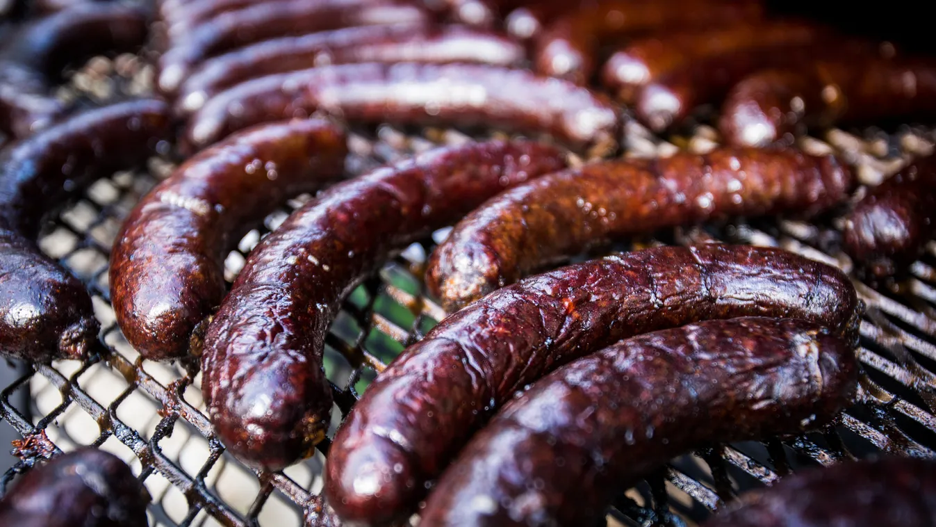 Tepsiben vagy serpenyőben? Kiderült, hogy kell tökéletesen készíteni a sült kolbászt