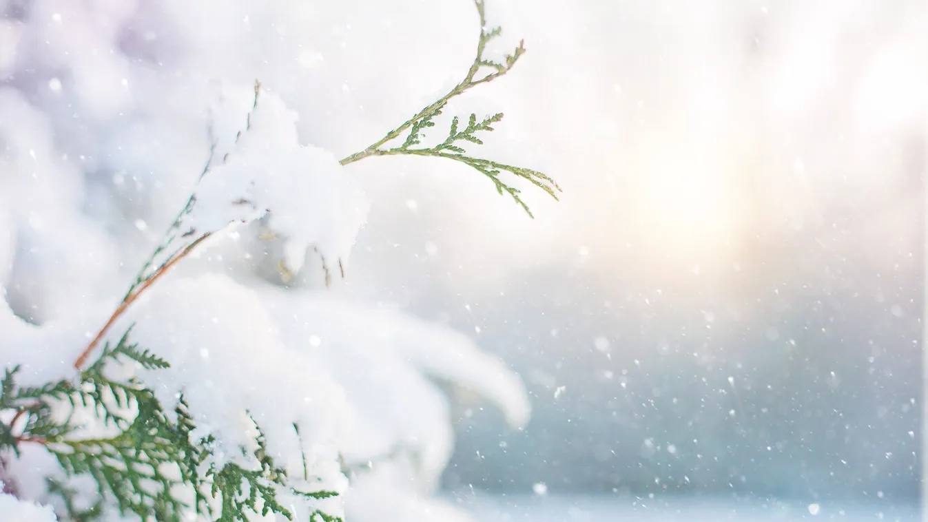 Ezeken a helyeken esik a hó – mindenki vigyázzon, aki autóba ül