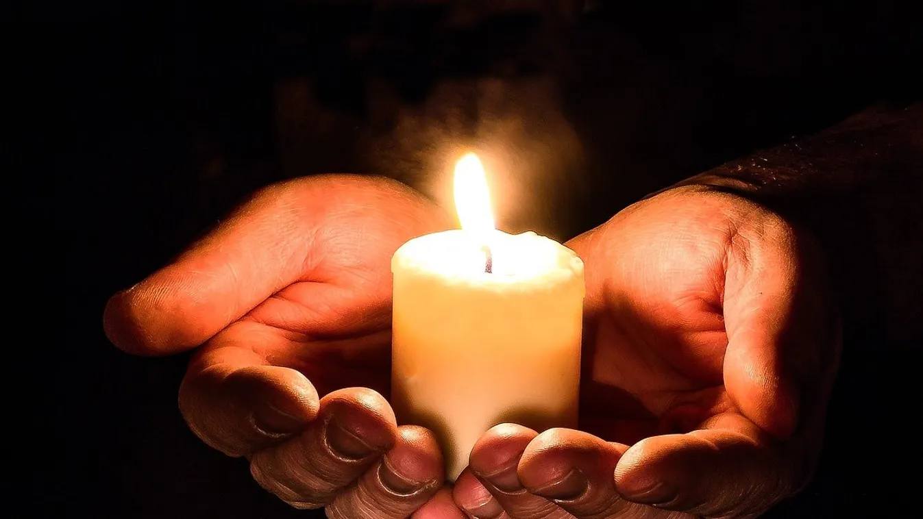 Szörnyű hír jött: Váratlanul meghalt a népszerű énekes