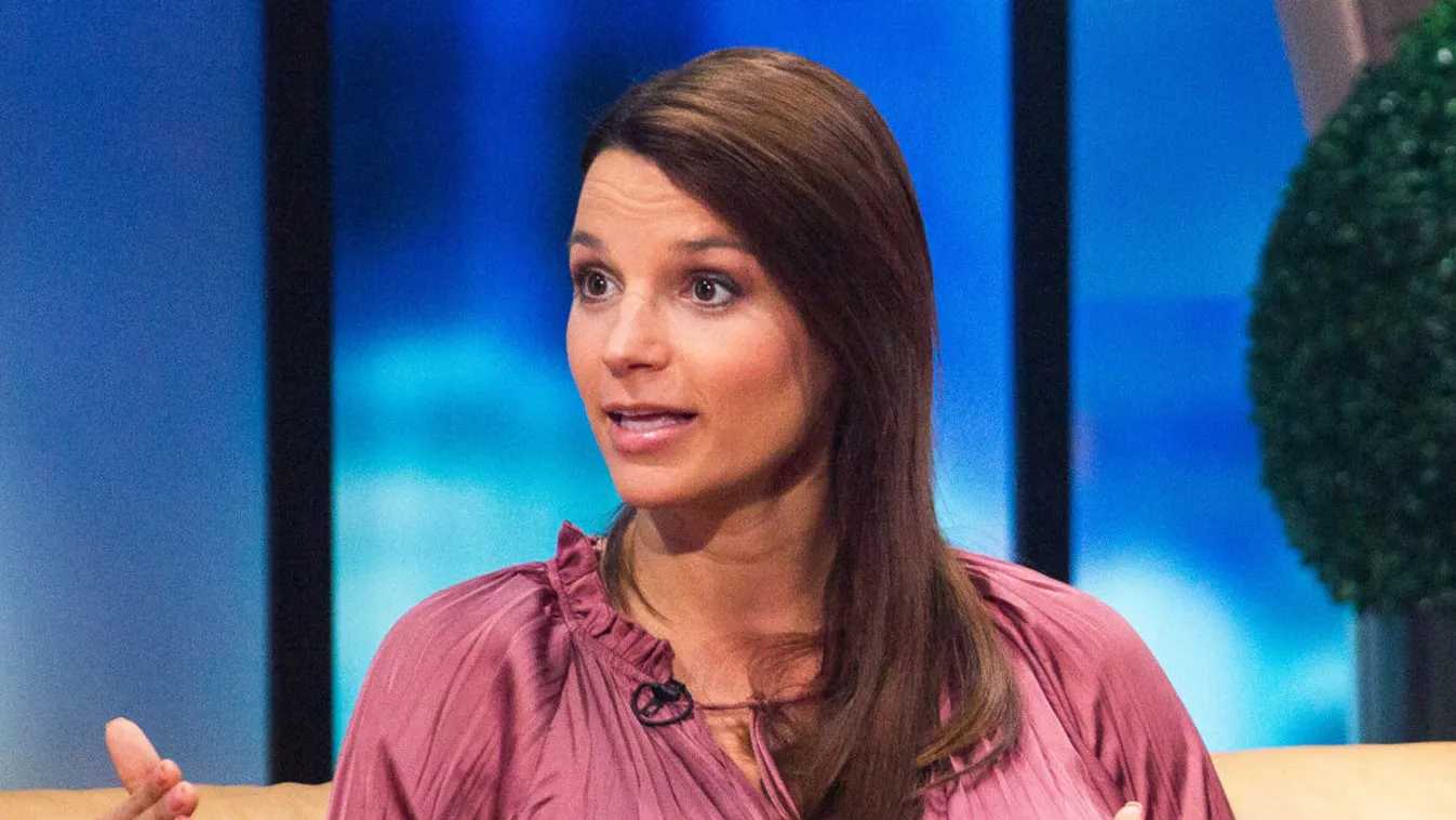 Mazsi boldog fotóval nosztalgiázik