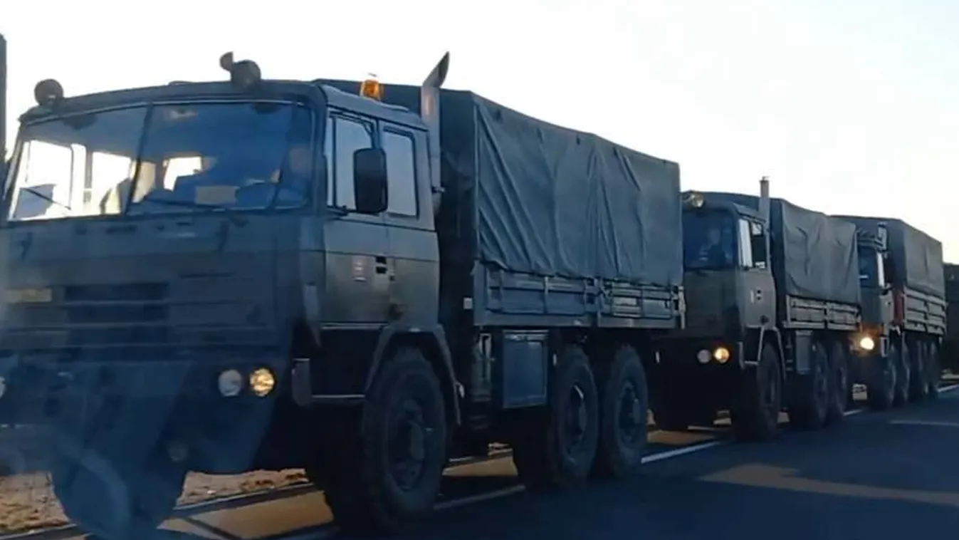 A katonai járművek a határhoz vonulnak Szlovákiában