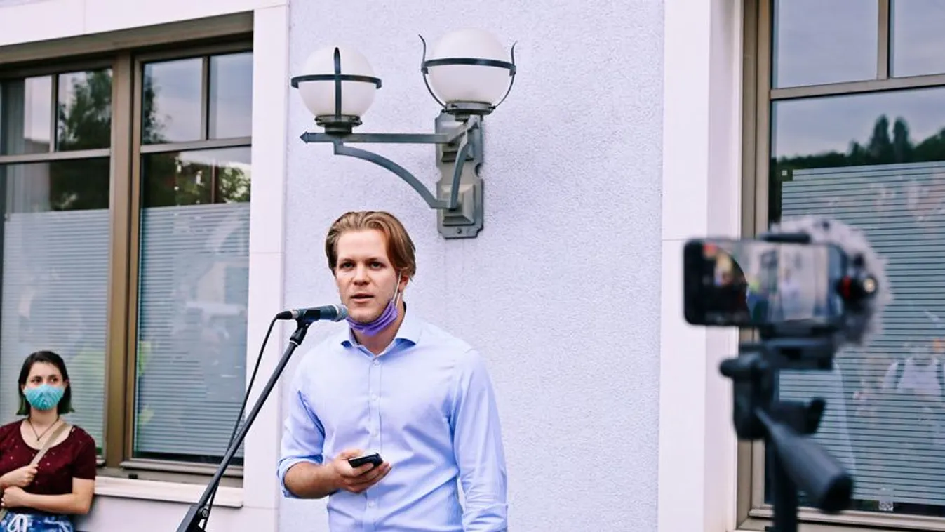 Hajnal Miklós továbbra is diplomásnak állítja be magát