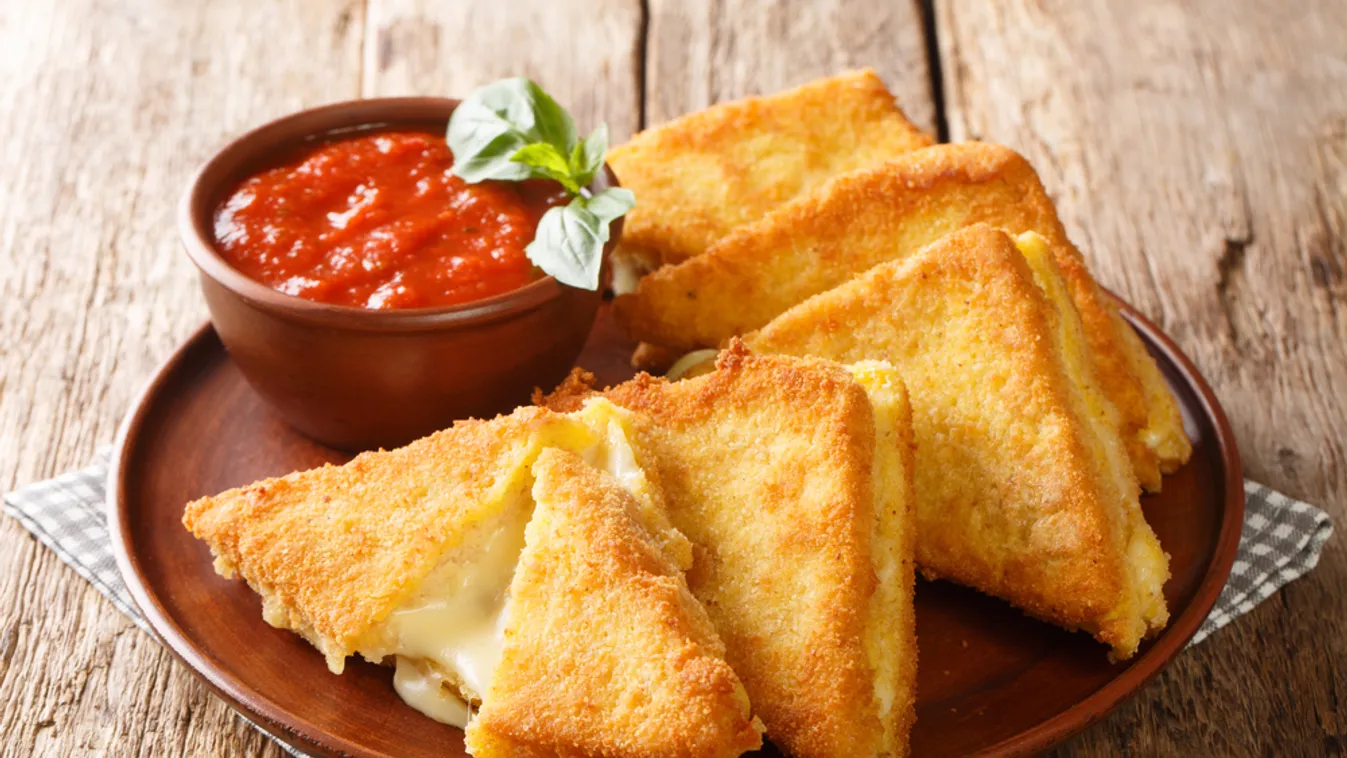 Mozzarella,In,Carrozza,Golden,Grilled,Cheese,Sandwiches,Closeup,In,The