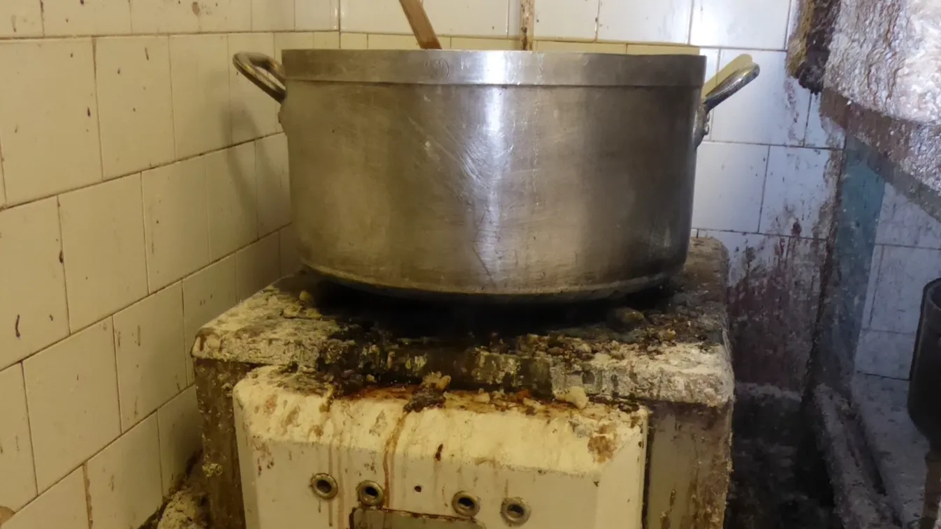 Baj van a budapesti cukrászdával: undorító, mit talált a Nébih, azonnal bezárták