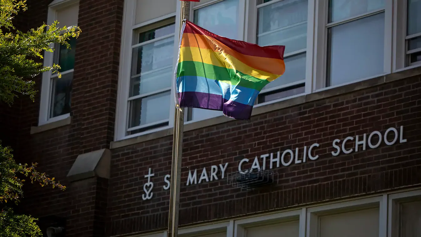 Képmutatásból jeles: a brit elitiskolák nem állnak ki az LMBTQ-jogok mellett a Közel-Keleten