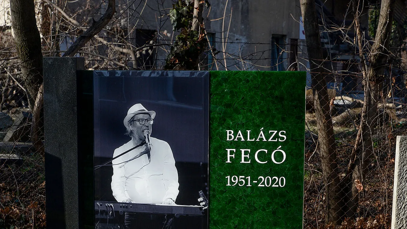 Zarándokhellyé vált Balázs Fecó síremléke az Óbudai temetőben