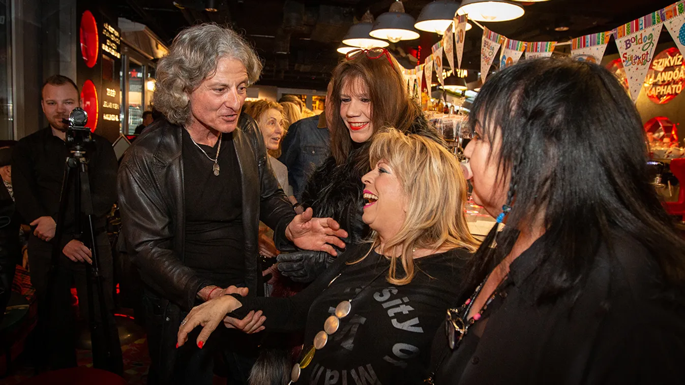 Óriási bulival köszöntötték barátai a magyar sztárt!