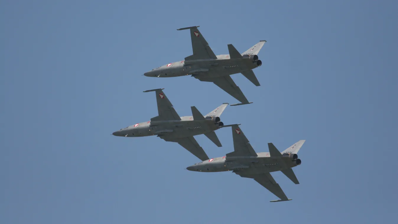 Egy iskolánál csapódott be a lezuhant repülőgép