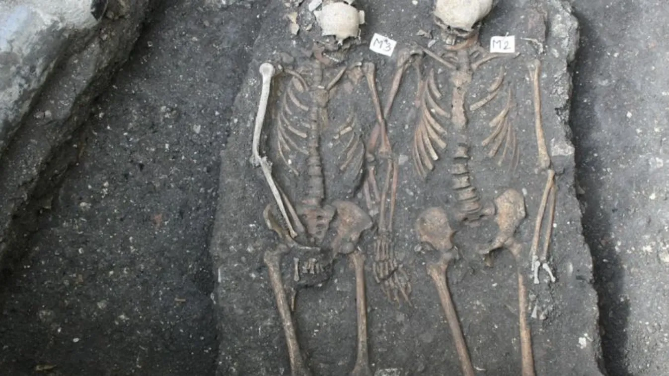 Bevásárlóközpontban mutogatják a szerelmeseket