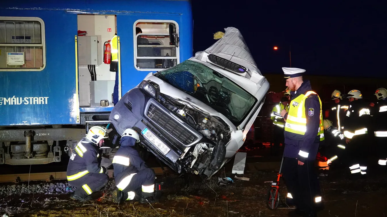 Most érkezett: itt vannak az első fotók a táborfalvai vonatbalesetről
