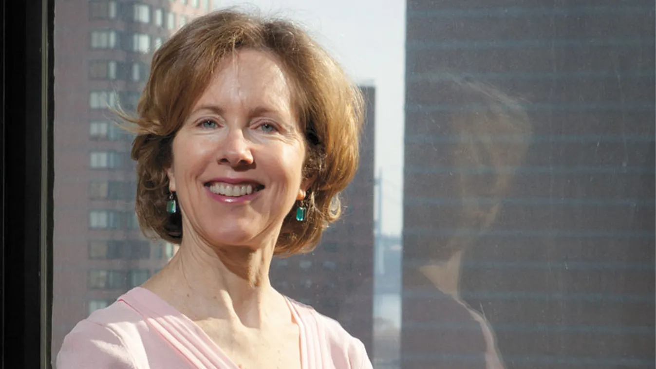 Mit üzent a híres amerikai sikerszerző a magyaroknak?