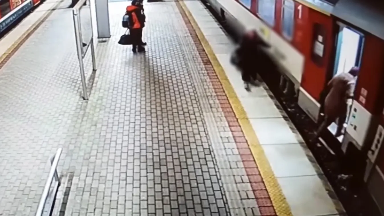 Sokkoló felvétel: induló vonatra akart felugrani az idős nő a nagyszombati vasútállomáson