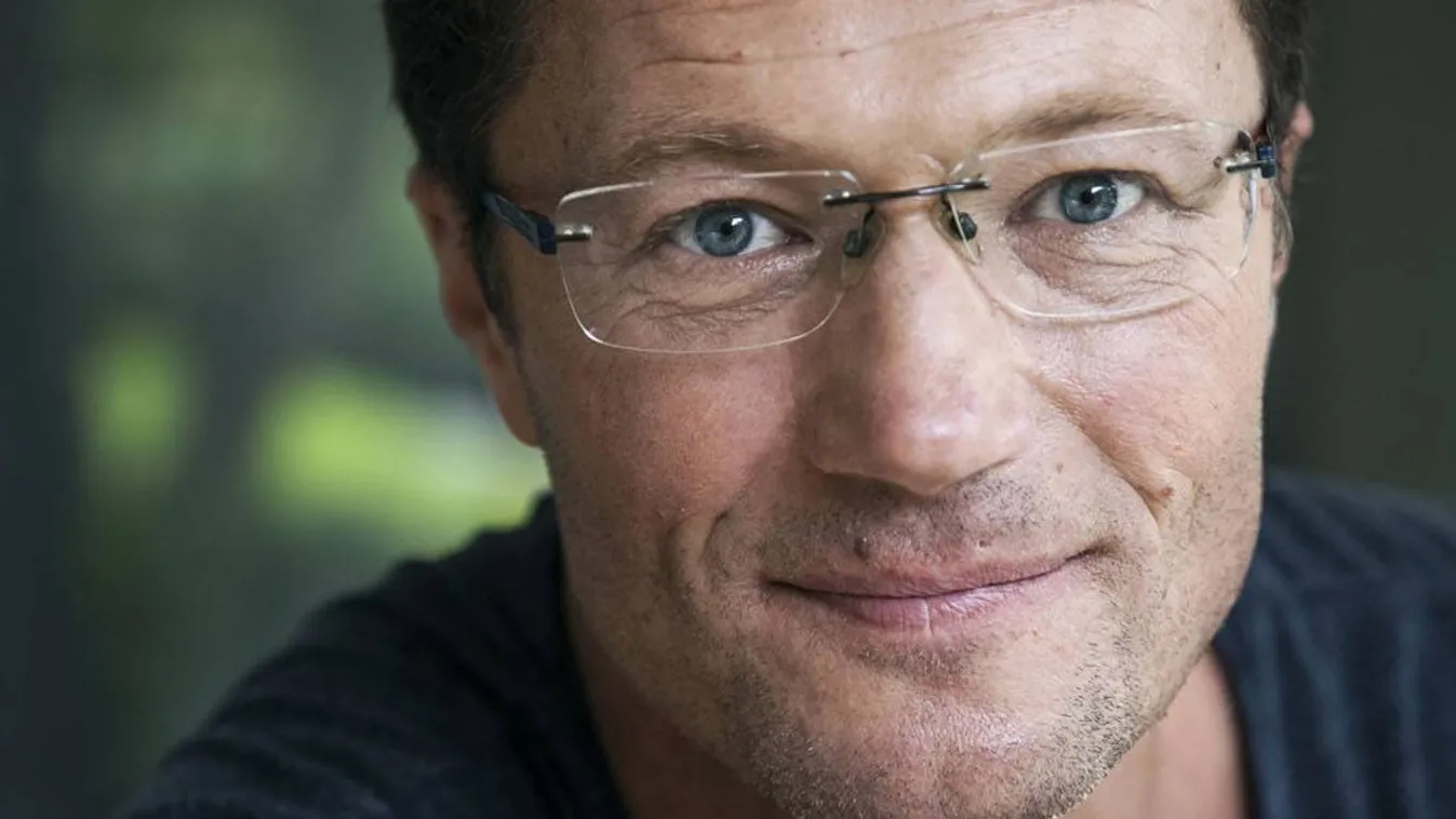 Árulkodó jelek: Kisfiút vár Stohl András felesége?