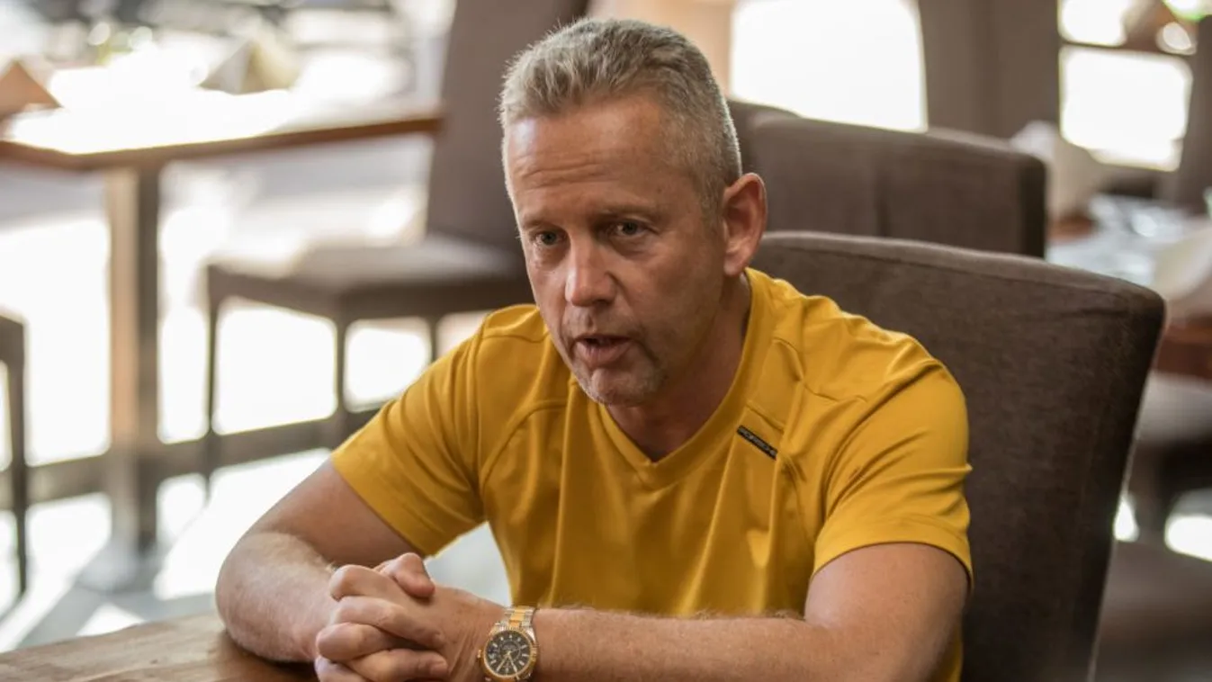 Schobert Norbi: 18 éves koromig nem látott senki meztelenül