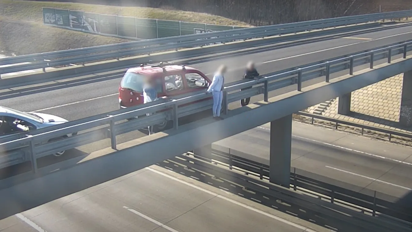 Egy fiatal nő le akart ugrani az M0-s egyik hídjáról