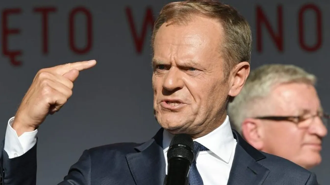 Lengyel vélemény: Donald Tusk a fasiszták és a kommunisták mellé állt