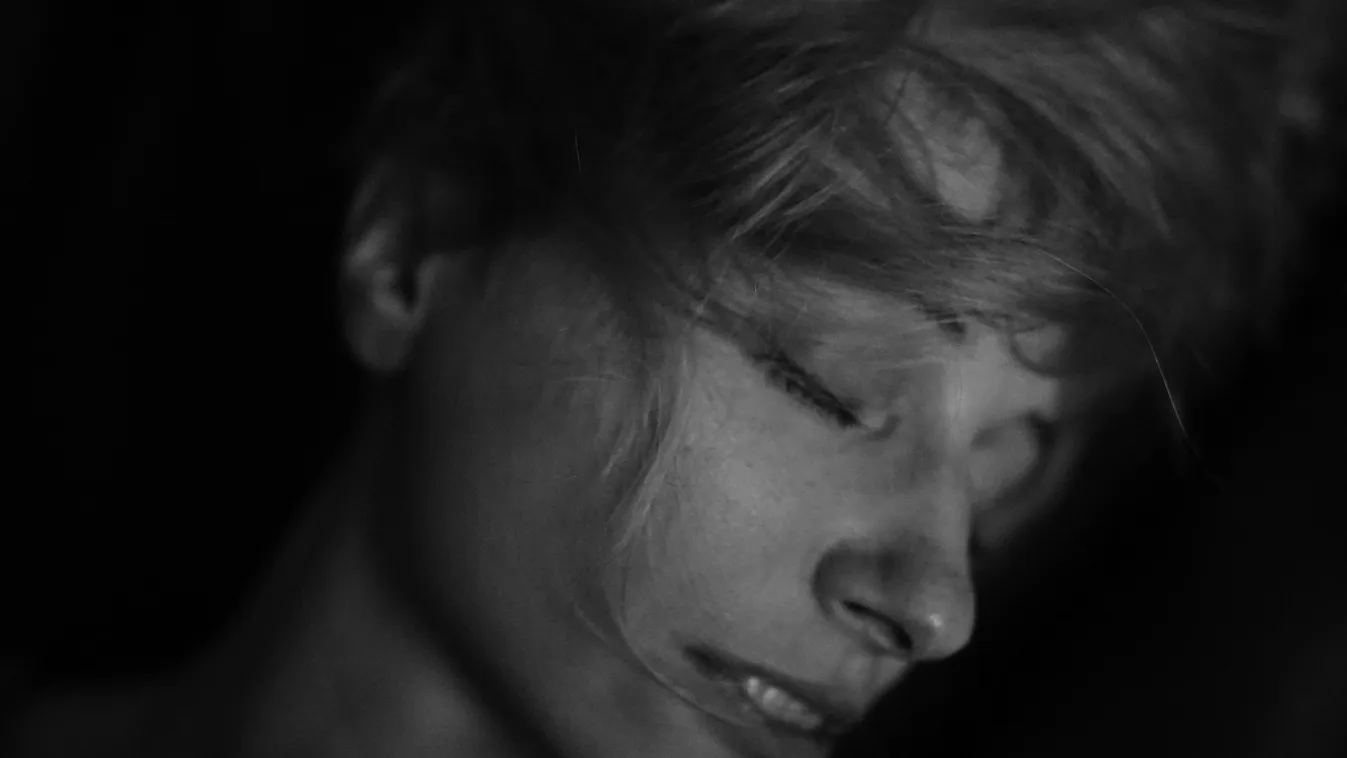 Ez mutatja, hogy a nő csak megjátssza az orgazmust