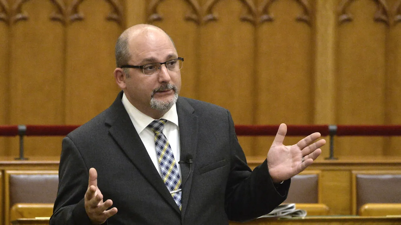 Okirat-hamisítás miatt jelentették fel az LMP politikusát