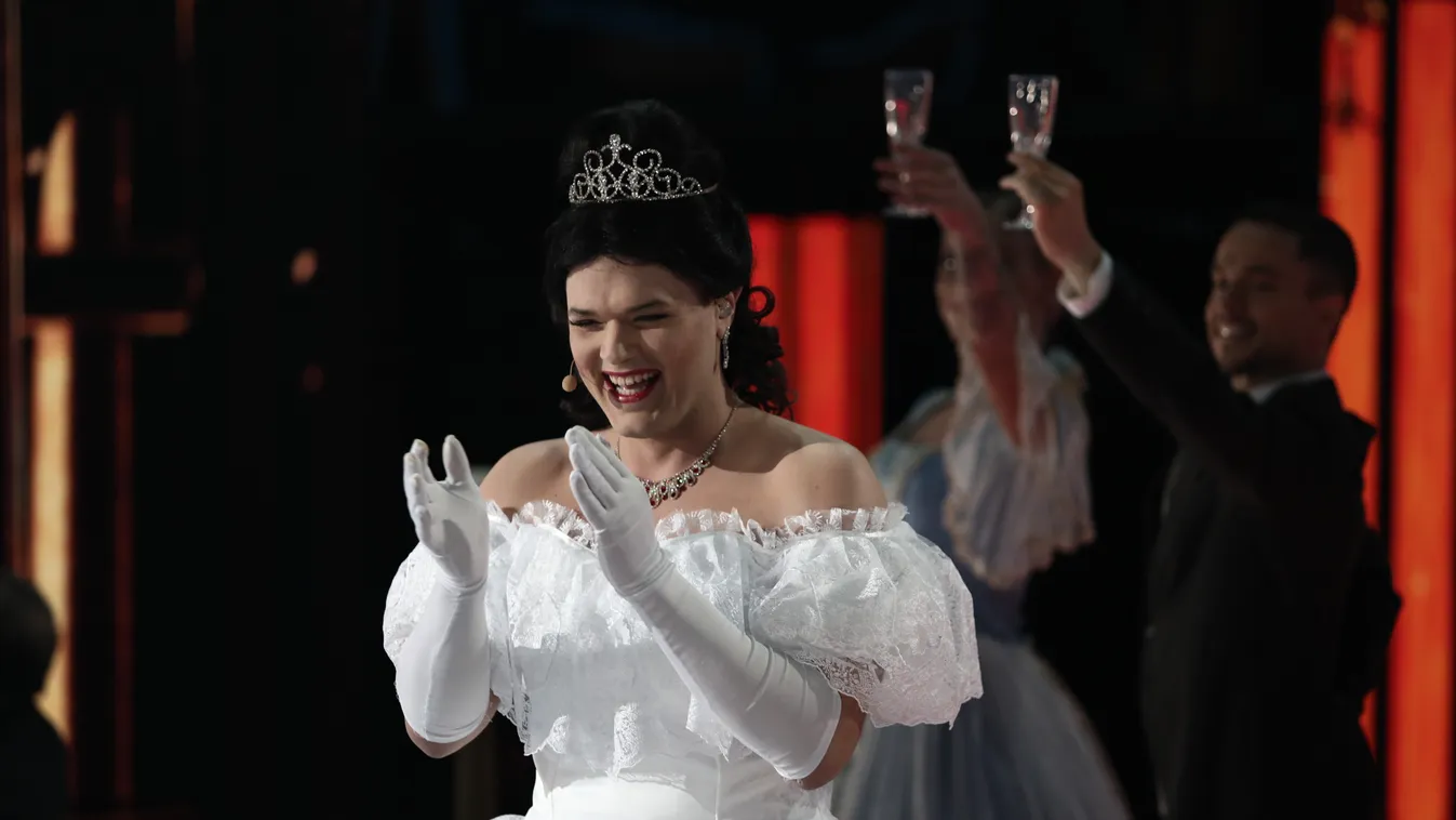 Makranczi Zalán is állva tapsolta meg ezt a produkciót