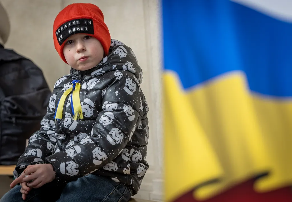 20220305 Budapest, Záhony felől folyamatosan érkeznek a nagyobb menekültcsoportok a fővárosi Nyugati pályaudvarra. Fotó:Bánkúti Sándor