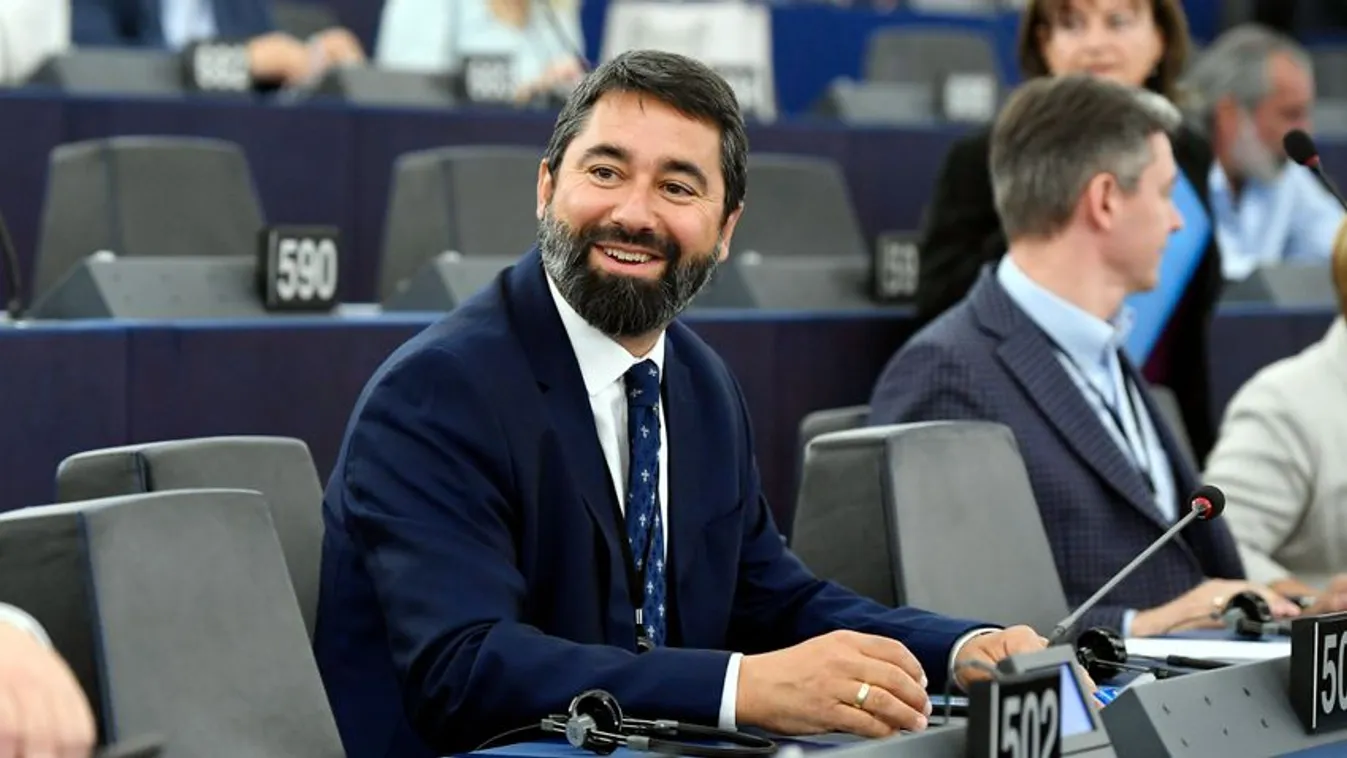 Hidvéghi Balázs: A háború megsokszorozza a választás tétjét