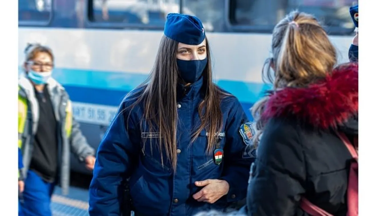 Nem hiszed el, csak hétfőn ennyi menekült érkezett a budapesti pályaudvarokra