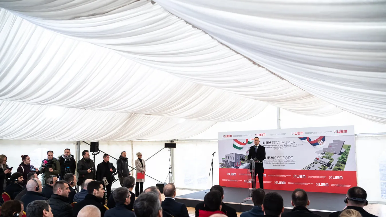 Szijjártó Péter: A magyar emberek biztonsága az első