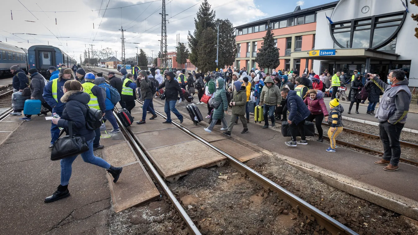 Menekülőútvonalak készülnek az Ukrajnában maradottaknak