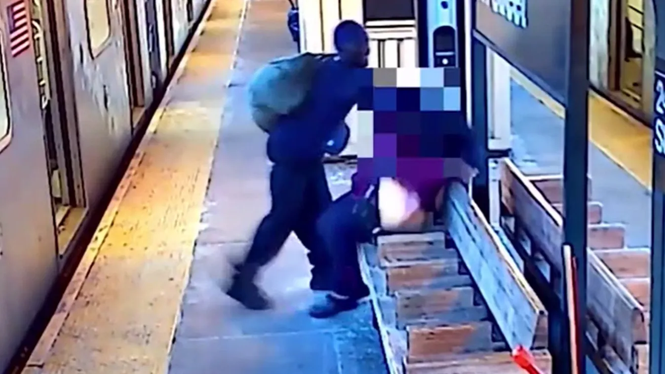 Kakifantom bukkant fel a metrónál - videó