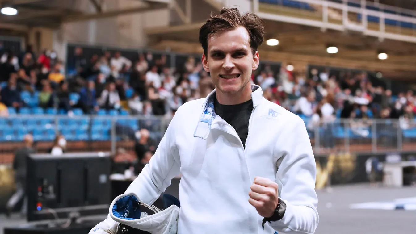 Lefotózták, elcsattant a csók a magyar sportolók között