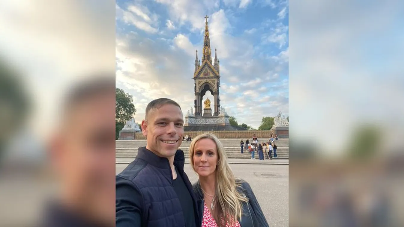 Arra ébredt az édesapa, hogy mentősök állnak az ágyánál