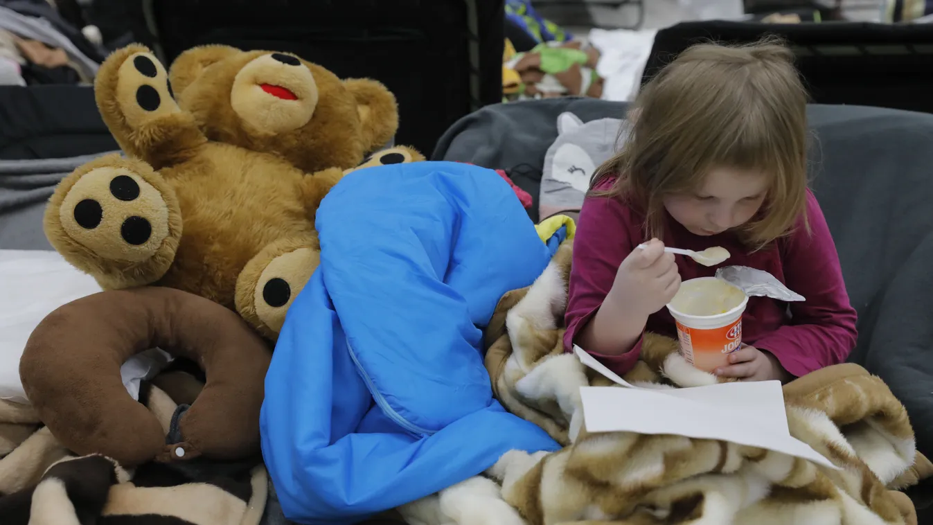 Nem hagyja magára a beteg gyerekeket egy ukrán férfi