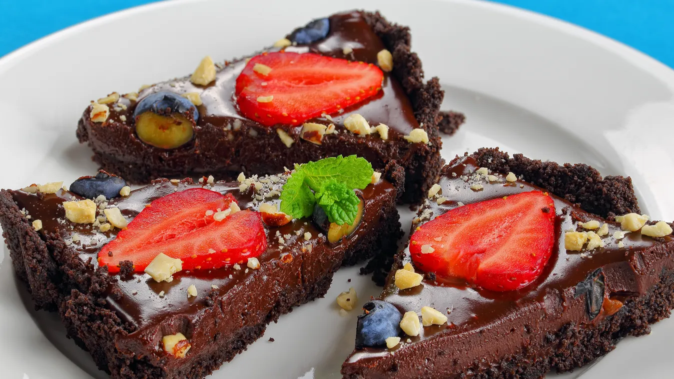 Csoki és eper, ennél finomabb sütit még nem ettél