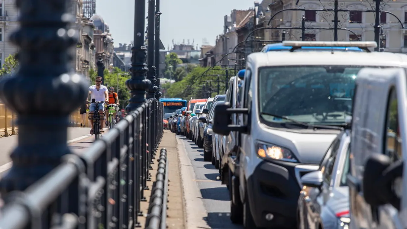 Háborús figyelmeztetés: ezért ne dudálj most az utakon