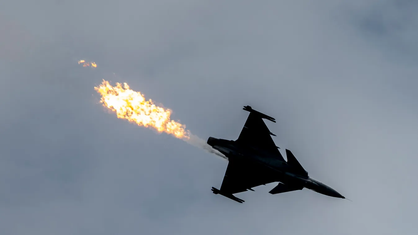 Riasztották a magyar honvédség Gripenjeit