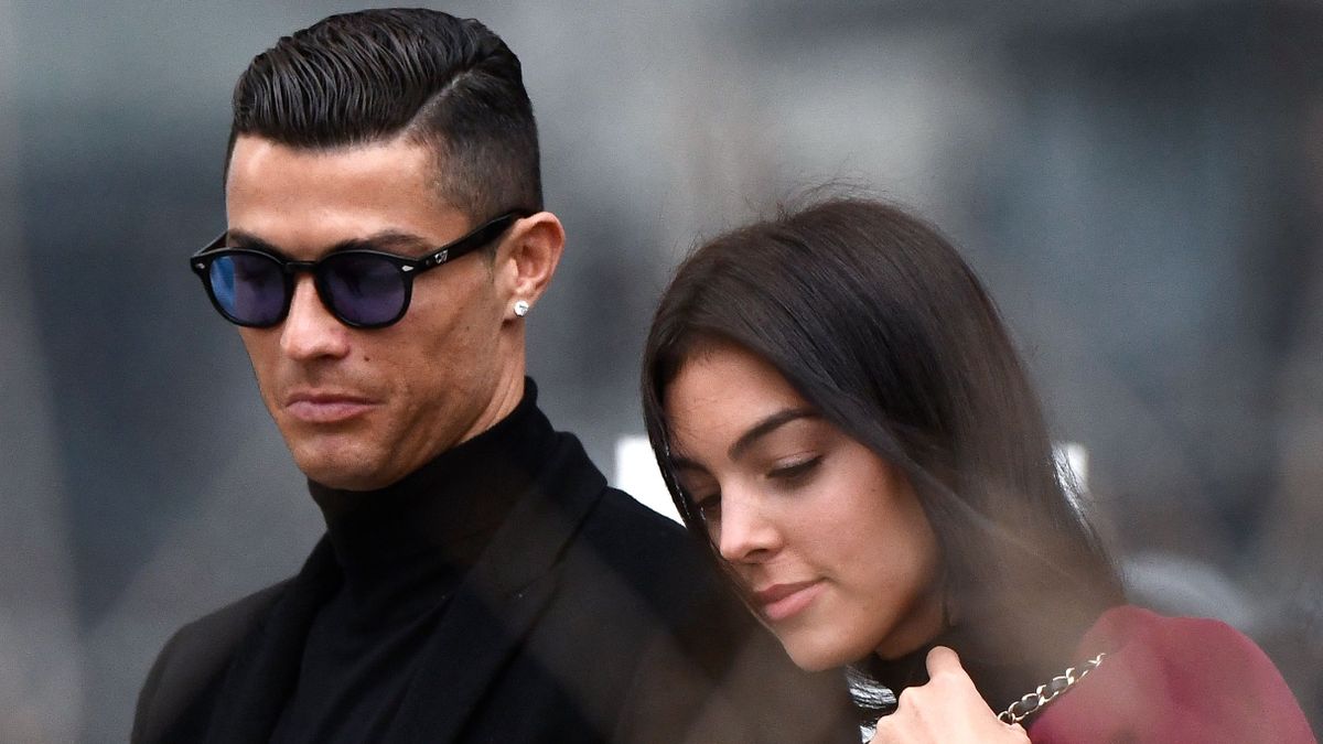 Ronaldo és élettársa, Georgina Rodriguez, akinek az ikrei közül csak a kislány egészséges