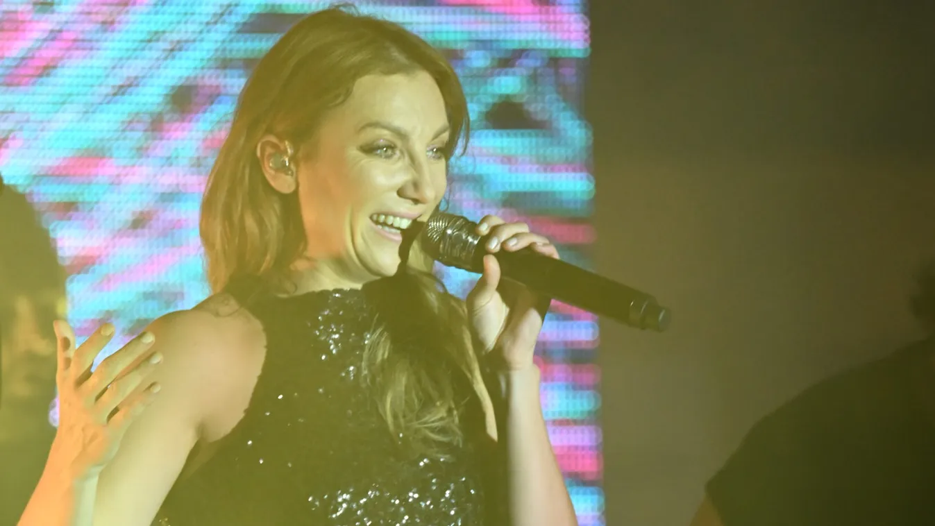 Férjéről és házasságáról tett ki bejegyzést Rúzsa Magdi