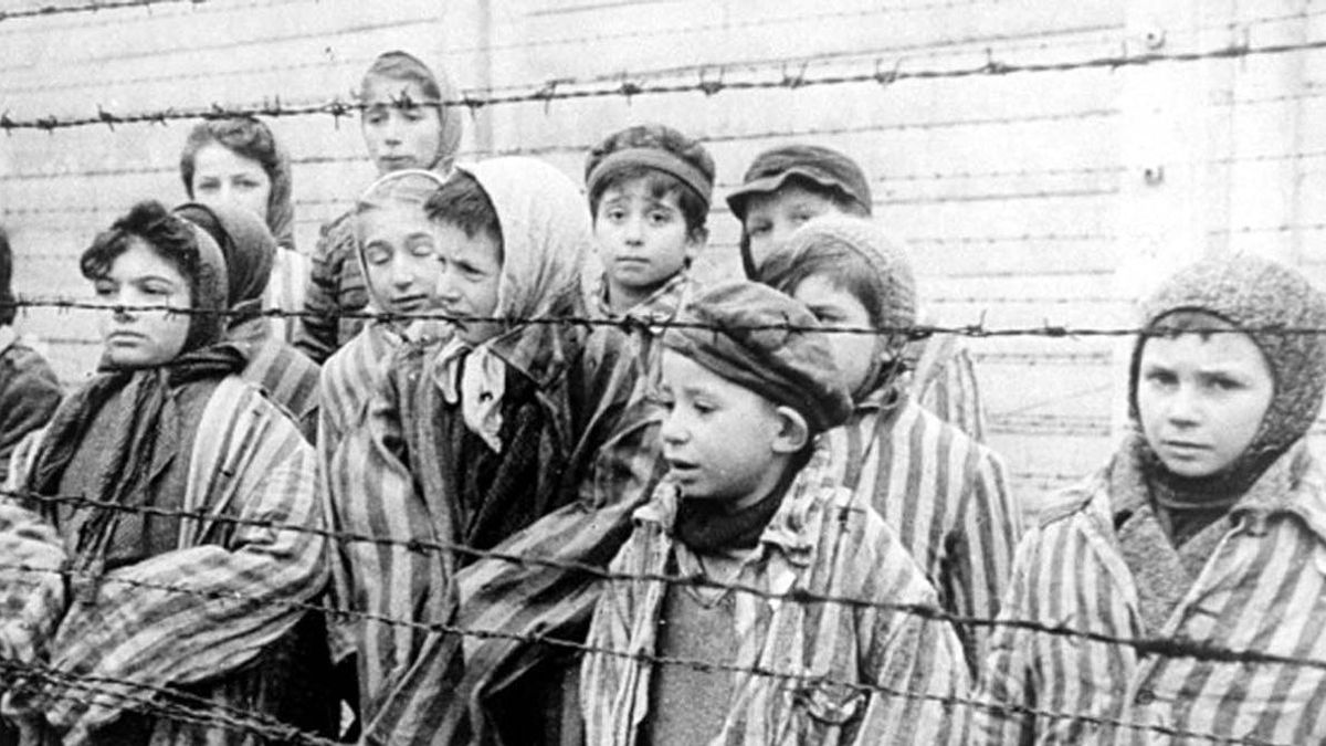 77 évvel a holokauszt után most sokan azt hiszik, zsidók állnak a koronavírus járvány mögött – Ripost